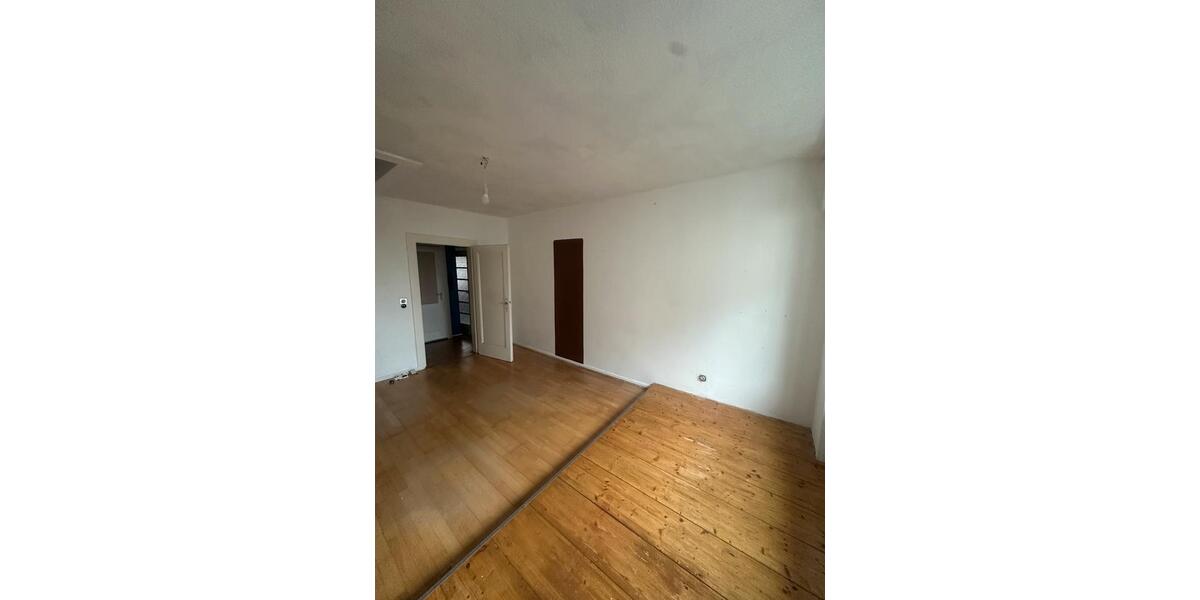 Dachgeschoßwohnung Wuppertal Lichtenplatz - 4 Zimmer, 107 m&sup2;, 860&euro; | Angebot:25838717