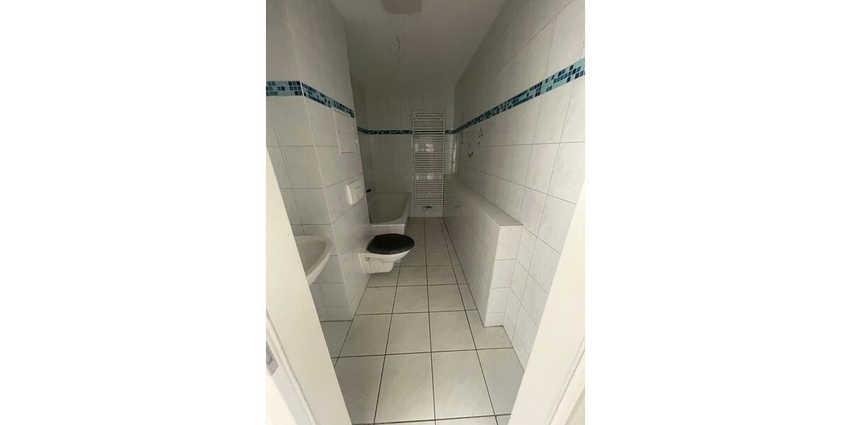 Dachgeschoßwohnung Zeitz - 2 Zimmer, 48 m&sup2;, 255&euro; | Angebot:24598132