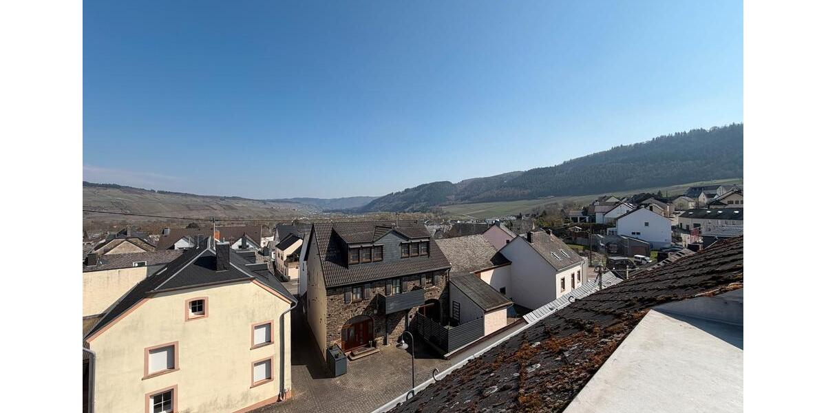 Dachgeschoßwohnung Leiwen - 3 Zimmer, 115 m&sup2;, 950&euro; | Angebot:25809741