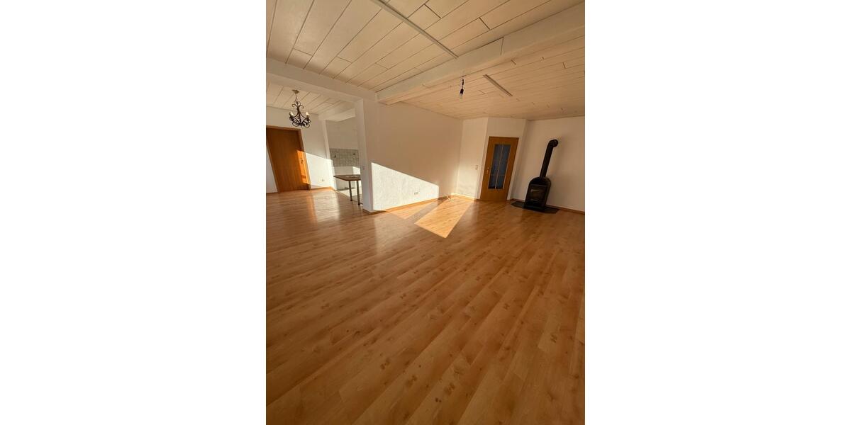 Großzügige 5-Zimmer-Wohnung mit ca. 30 m² Wohn- und Essbereich 5 zimmer