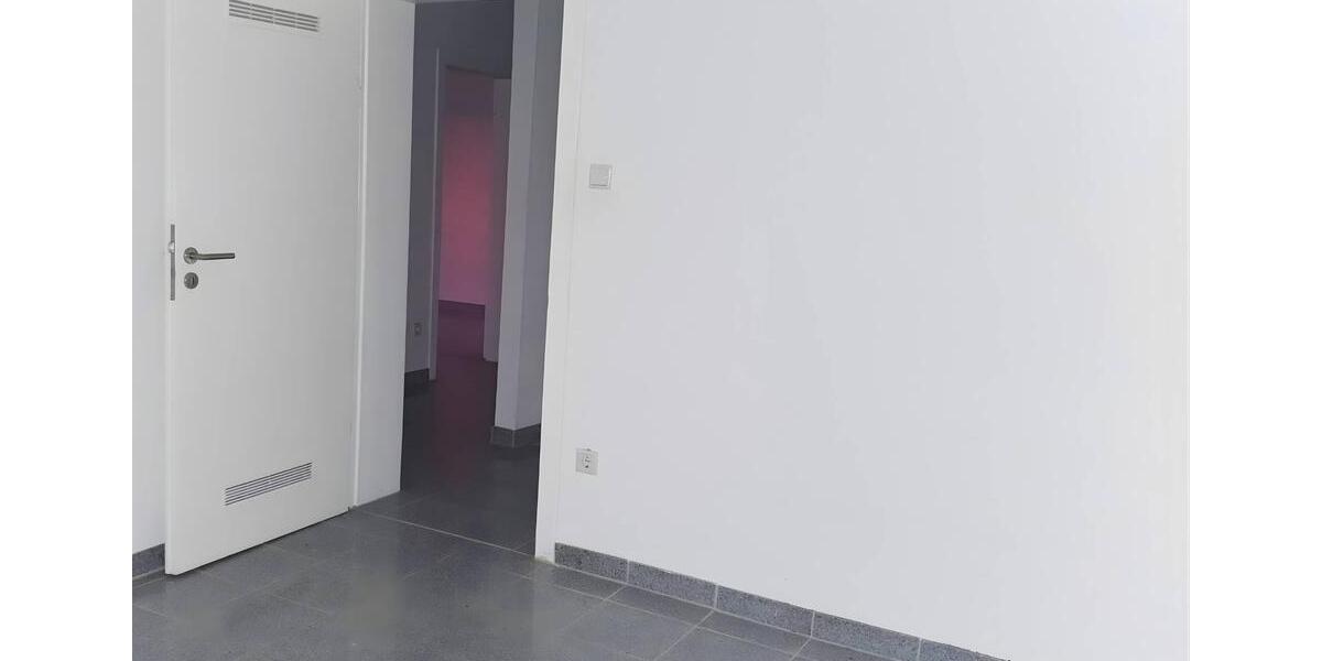 Etagenwohnung Solingen - 3 Zimmer, 70 m&sup2;, 635&euro; | Angebot:23601122