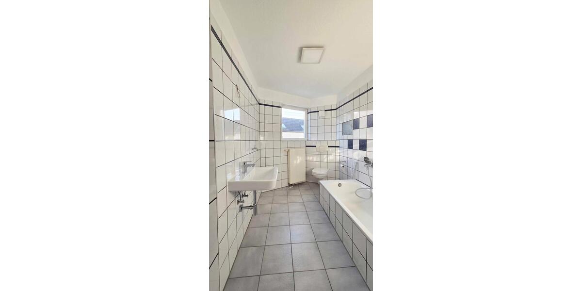 Etagenwohnung Bornheim - 2 Zimmer, 88 m&sup2;, 1.095&euro; | Angebot:26060431