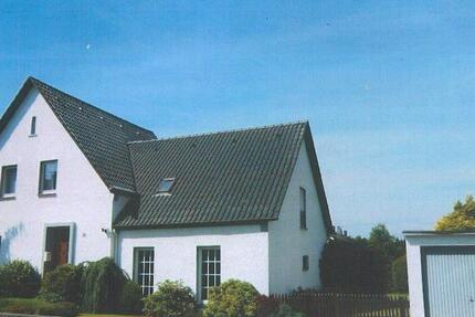 Preiswertes, gepflegtes 6-Raum-Einfamilienhaus zu vermieten 6 zimmer