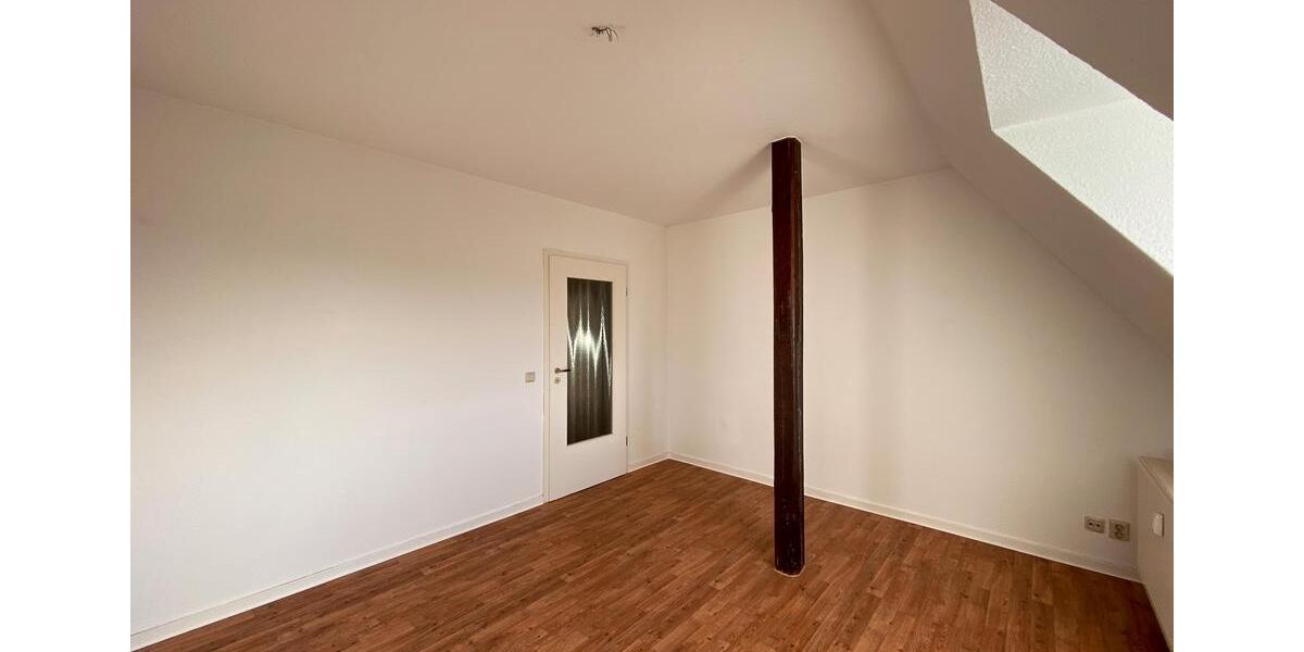 Dachgeschoßwohnung Naumburg (Saale) - 3 Zimmer, 79 m&sup2;, 500&euro; | Angebot:25719590