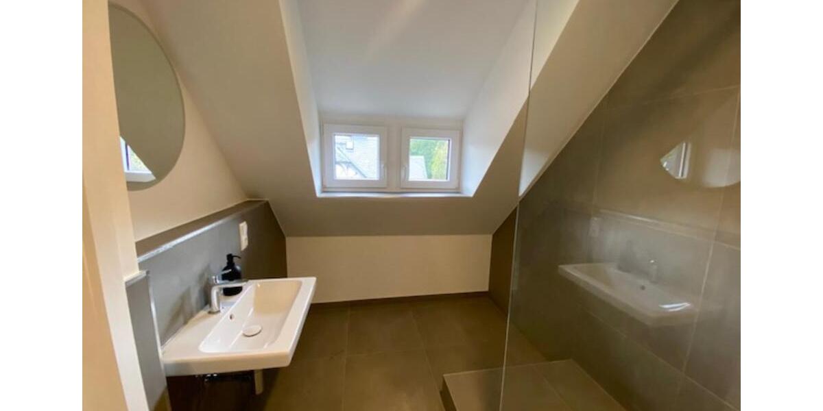 Dachgeschoßwohnung Wiesbaden Bierstadt - 2 Zimmer, 59 m&sup2;, 945&euro; | Angebot:25870299