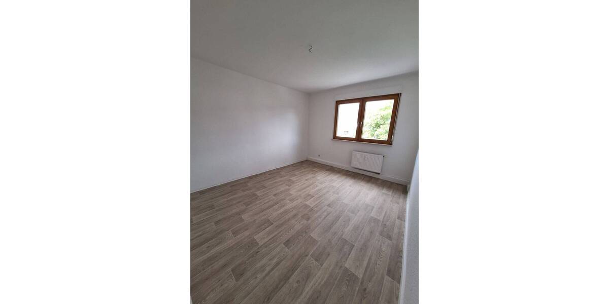 Etagenwohnung Eisenach - 3 Zimmer, 70 m&sup2;, 550&euro; | Angebot:26853027
