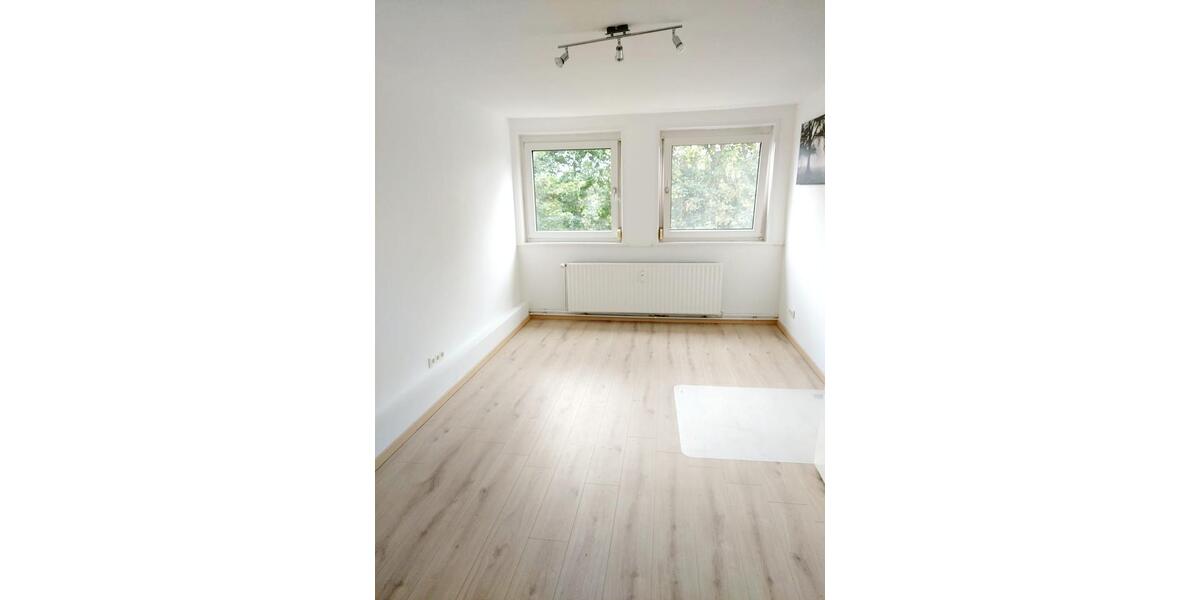 Dachgeschoßwohnung Braunschweig Wabe-Schunter-Beberbach - 3 Zimmer, 80 m&sup2;, 750&euro; | Angebot:26043012