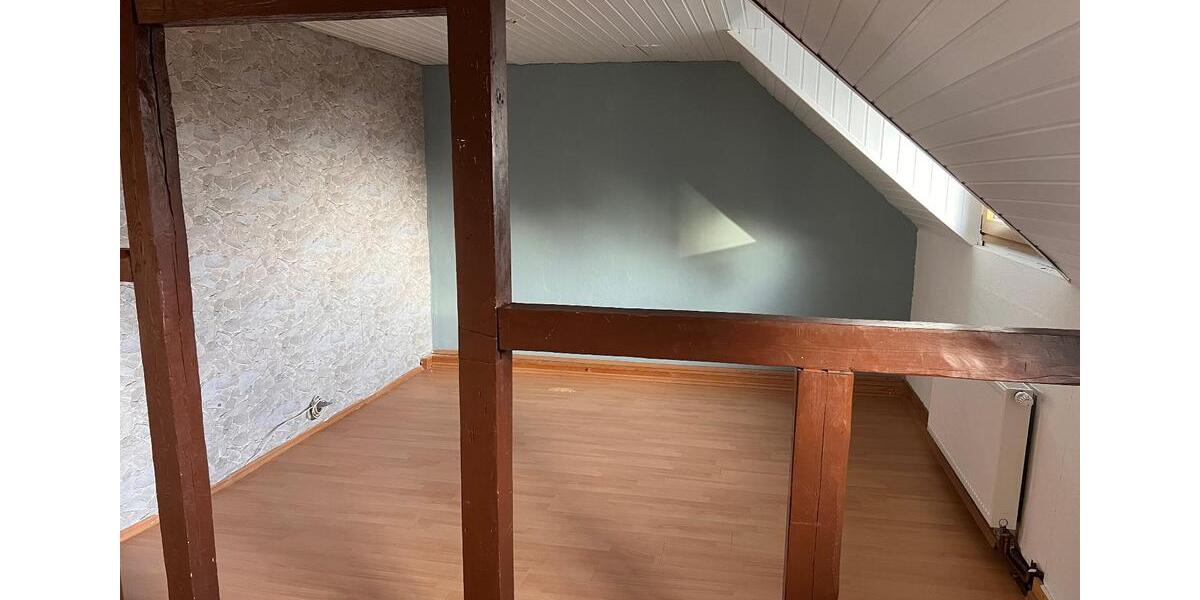 Dachgeschoßwohnung Solingen Wald - 3 Zimmer, 80 m&sup2;, 750&euro; | Angebot:25152087