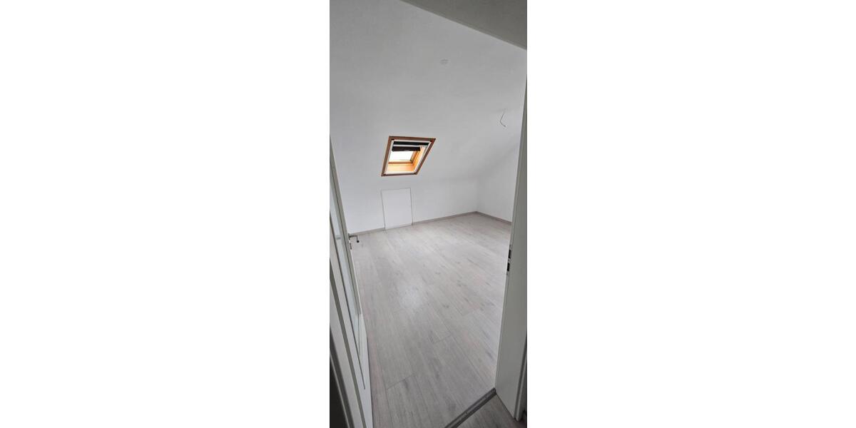 Dachgeschoßwohnung Aidlingen - 1 Zimmer, 64 m&sup2;, 1.000&euro; | Angebot:25636982