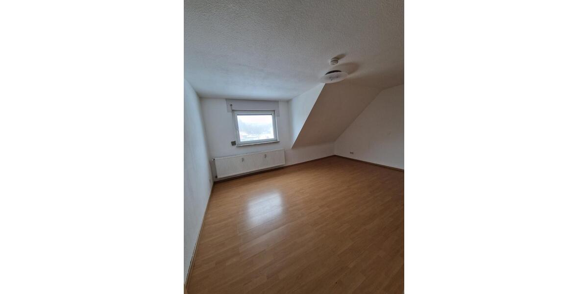 Dachgeschoßwohnung Ulm Donautal - 3 Zimmer, 88 m&sup2;, 900&euro; | Angebot:24813407