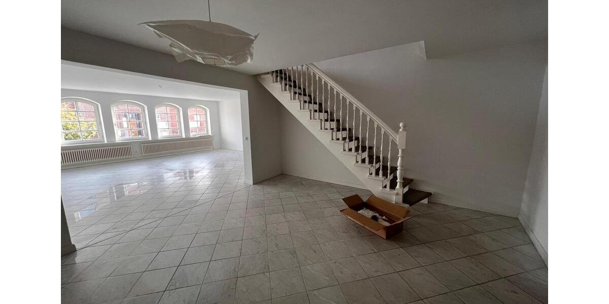 Etagenwohnung Meldorf - 3 Zimmer, 150 m&sup2;, 990&euro; | Angebot:23620212