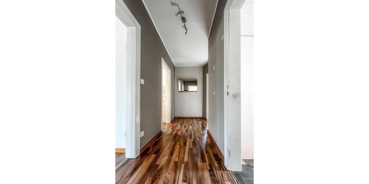 Dachgeschoßwohnung Lüneburg Ebensberg - 4 Zimmer, 105 m&sup2;, 1.450&euro; | Angebot:26282938