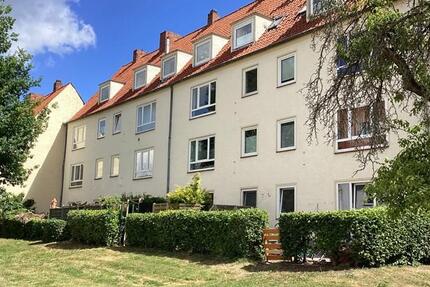 Kleine niedliche 2,5 Zimmer Dachgeschoss Wohnung zu sofort!