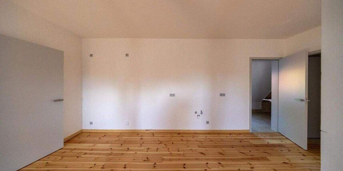 Etagenwohnung Buckow - 4 Zimmer, 106 m&sup2;, 1.279&euro; | Angebot:26149202