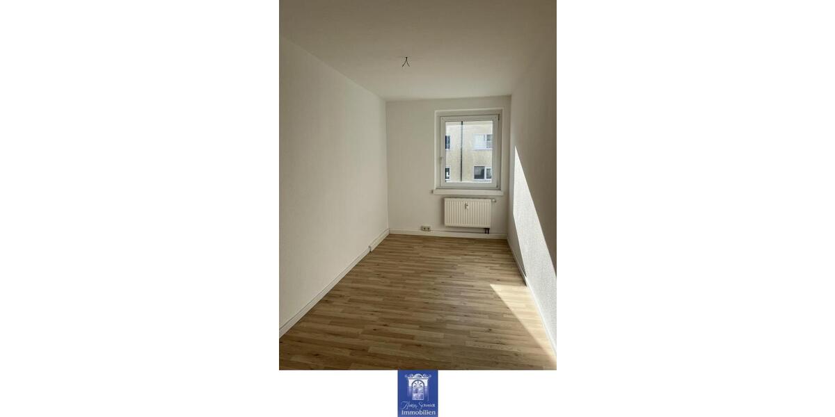 Etagenwohnung Dorfhain - 3 Zimmer, 67 m&sup2;, 399&euro; | Angebot:25286997