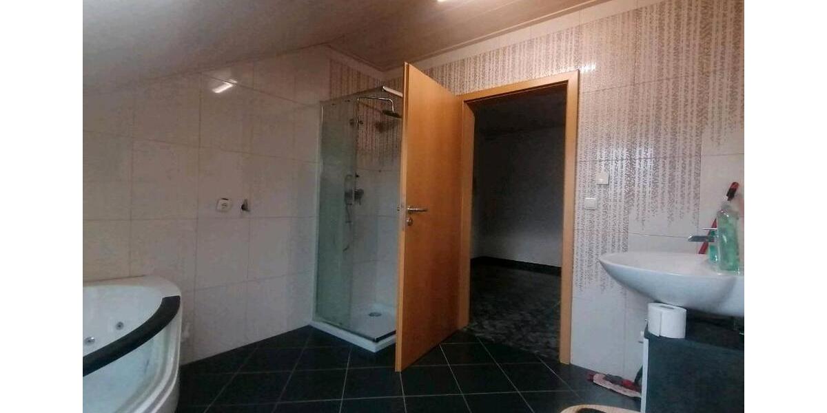 Dachgeschoßwohnung Langgöns - 3 Zimmer, 90 m&sup2;, 1.100&euro; | Angebot:26614041