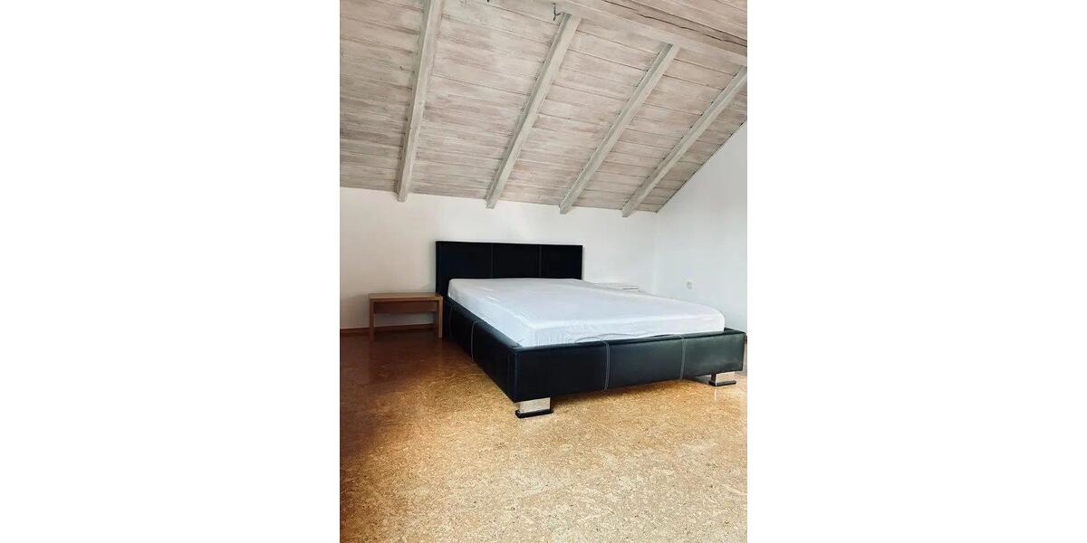 Dachgeschoßwohnung Deuerling - 3 Zimmer, 85 m&sup2;, 750&euro; | Angebot:26700348