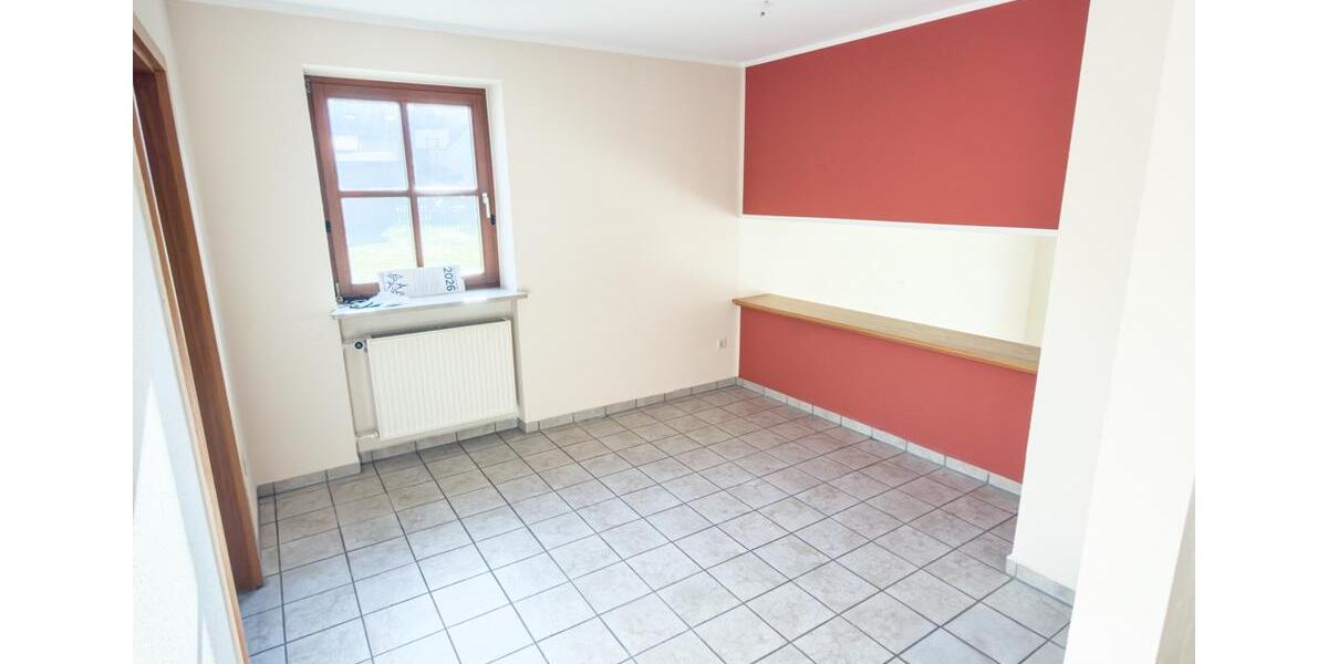 Doppelhaushälfte Großheirath - 4.5 Zimmer, 140 m&sup2;, 1.050&euro; | Angebot:24784370