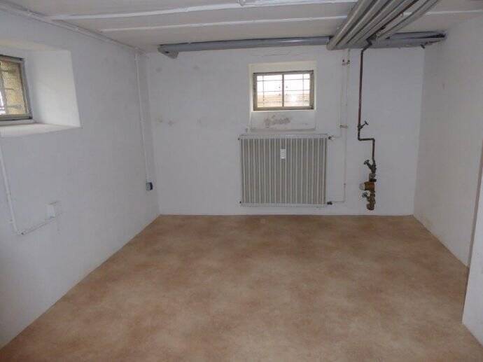 Etagenwohnung Rosbach vor der Höhe Rodheim - 7 Zimmer, 170 m&sup2;, 1.550&euro; | Angebot:24657672