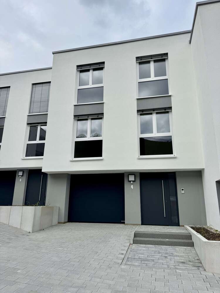 Haus zum Mieten in Bad Wildbad 1.790 € 137 m²