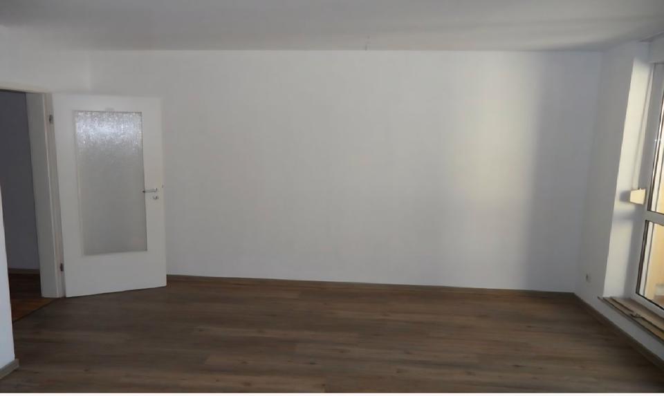 Dachgeschoßwohnung Werdau - 3 Zimmer, 66 m&sup2;, 465&euro; | Angebot:26309857