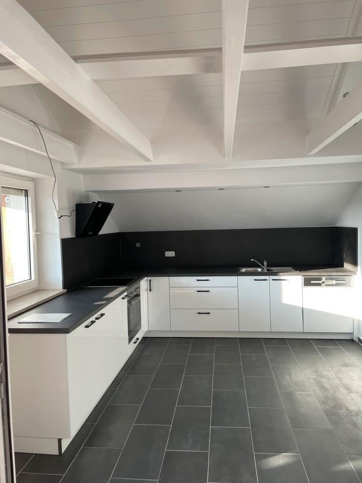 2,5-Zimmer-Dachgeschoßwohnung mit Balkon in Ingolstadt