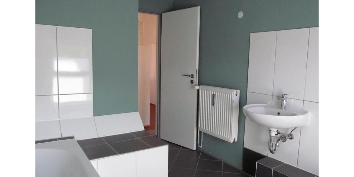 Etagenwohnung Preetz - 3 Zimmer, 96 m&sup2;, 938&euro; | Angebot:26517794
