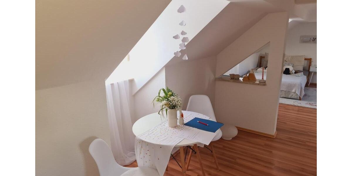 Dachgeschoßwohnung Schwandorf - 1 Zimmer, 50 m&sup2;, 400&euro; | Angebot:25959676