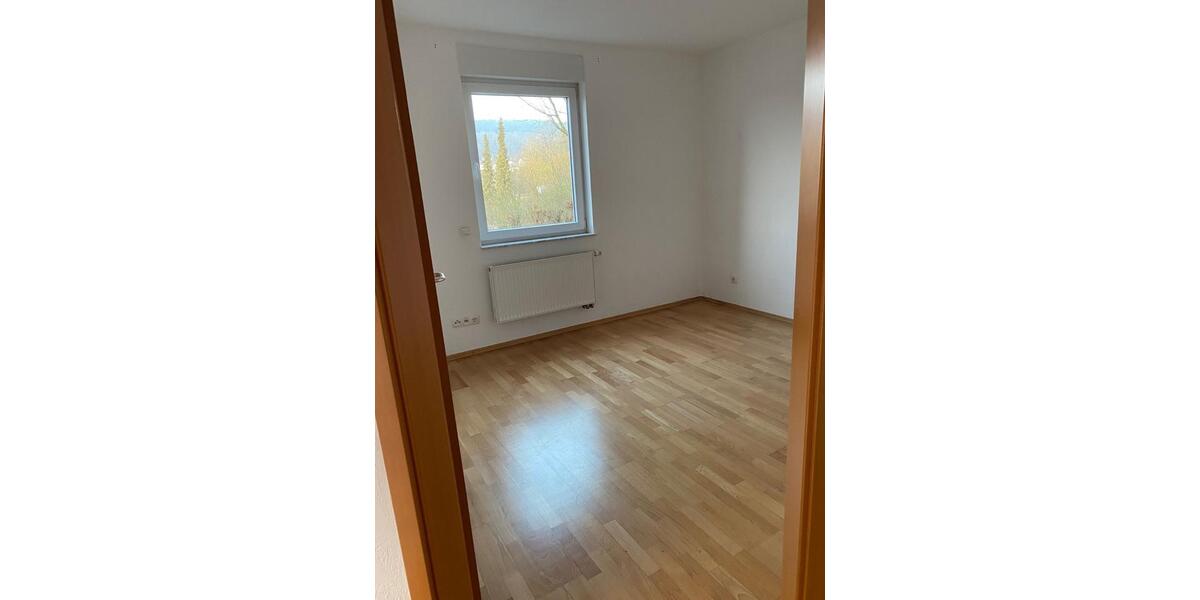 Erdgeschoßwohnung Kreuztal - 3.5 Zimmer, 85 m&sup2;, 770&euro; | Angebot:25311114