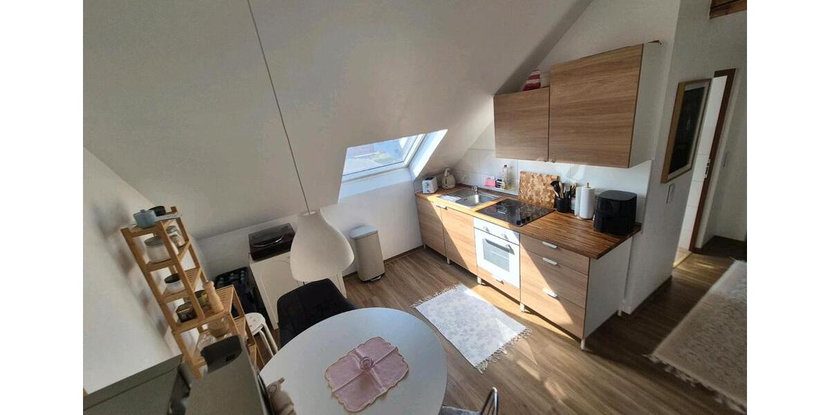 Dachgeschoßwohnung Duisburg Rheinhausen - 2.5 Zimmer, 57 m&sup2;, 670&euro; | Angebot:26665905