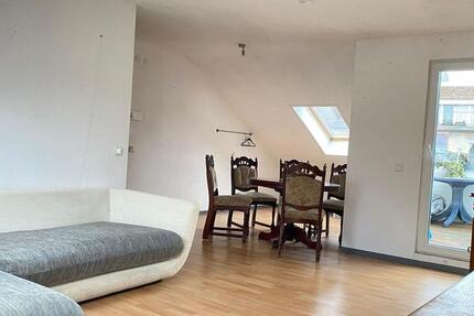 Charmante Dachgeschosswohnung mit Loggia in ruhiger Lage – Im Schacht 6–8, Saarbrücken 1 zimmer