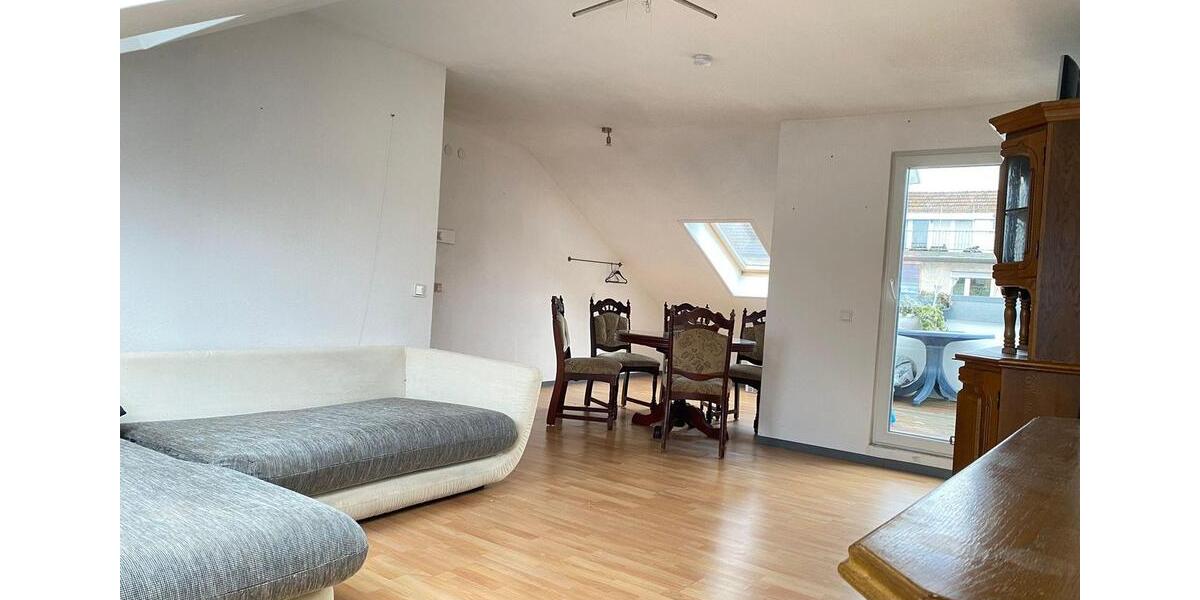 Charmante Dachgeschosswohnung mit Loggia in ruhiger Lage – Im Schacht 6–8, Saarbrücken 1 zimmer