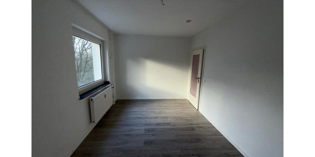 Etagenwohnung Elsterwerda - 2 Zimmer, 56 m&sup2;, 350&euro; | Angebot:26677796
