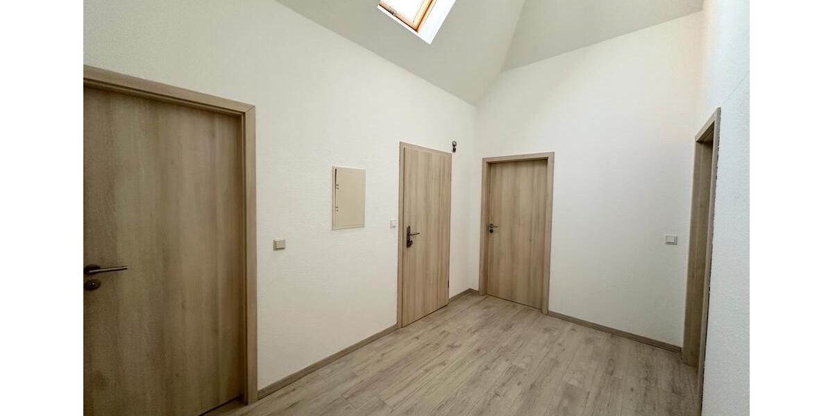 Dachgeschoßwohnung Hettstedt - 5 Zimmer, 105 m&sup2;, 620&euro; | Angebot:24747913