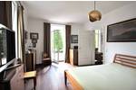 Exklusive Erdgeschoßwohnung in den Weinbergen, Südterrasse (60 m²) und Garten, Stellplätze