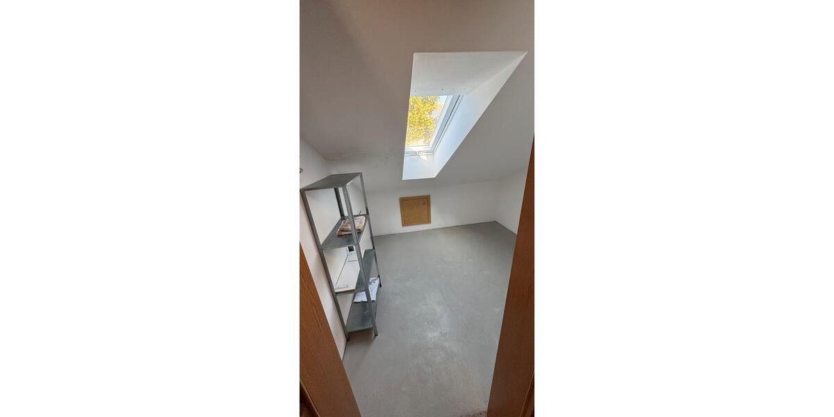 Dachgeschoßwohnung Würzburg Dürrbachau - 3 Zimmer, 70 m&sup2;, 690&euro; | Angebot:26113371