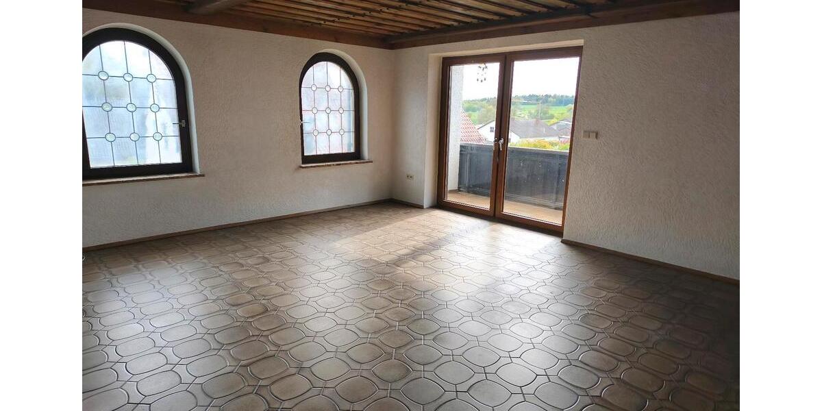 Etagenwohnung Freudenberg - 5 Zimmer, 120 m&sup2;, 820&euro; | Angebot:25922025