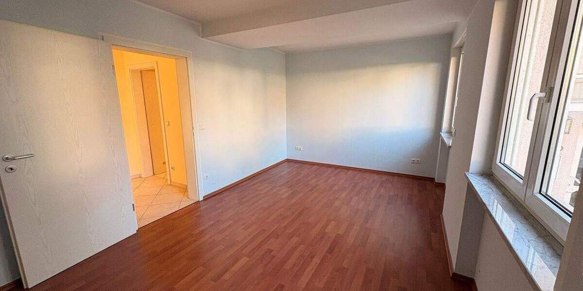 Etagenwohnung Nürnberg Gaismannshof - 4 Zimmer, 145 m&sup2;, 2.000&euro; | Angebot:25999687