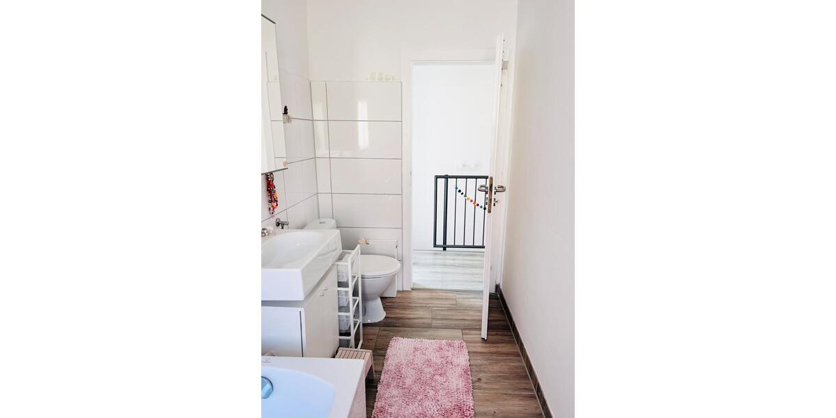 Einfamilienhaus Mainz Finthen - 3 Zimmer, 100 m&sup2;, 950&euro; | Angebot:25928478