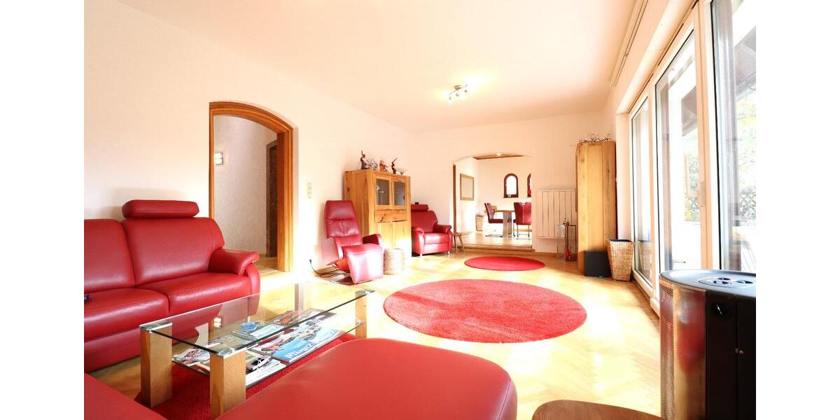 Einfamilienhaus Schwabach - 5 Zimmer, 220 m&sup2;, 2.700&euro; | Angebot:26232015