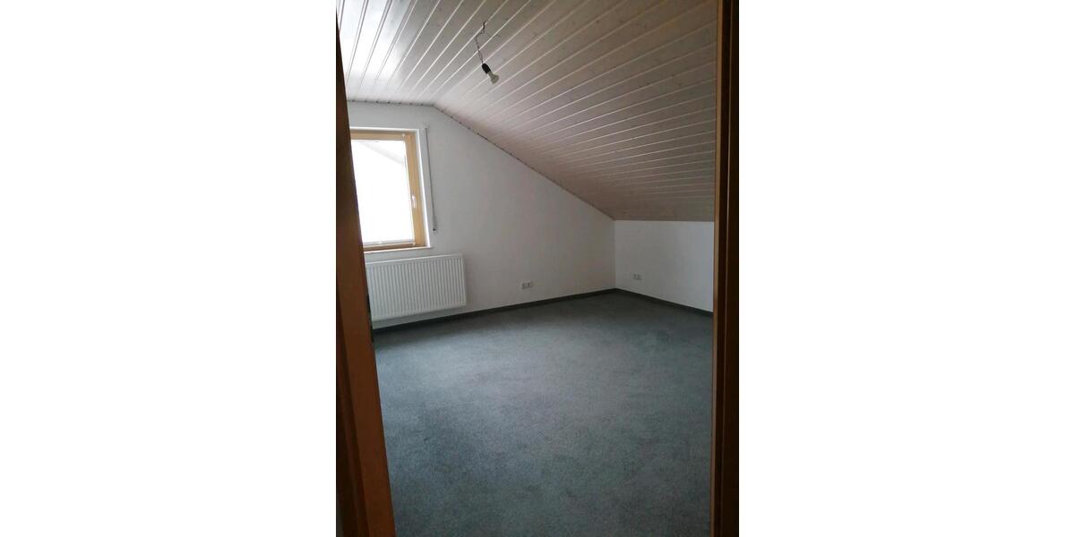 Dachgeschoßwohnung Theres - 3 Zimmer, 95 m&sup2;, 1.000&euro; | Angebot:24475218