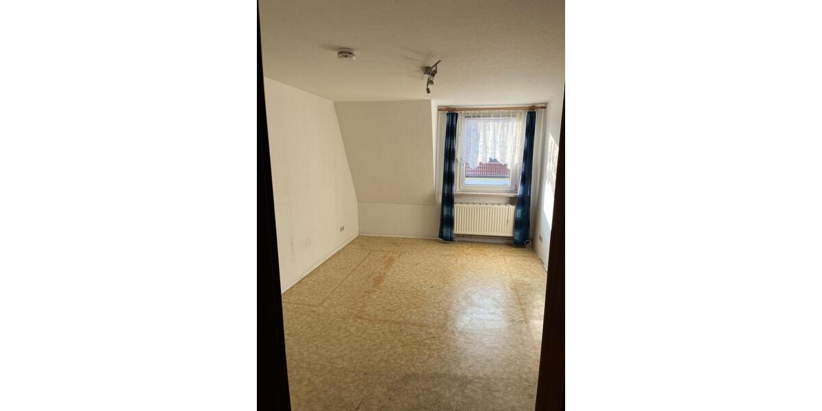 Dachgeschoßwohnung Schönebeck (Elbe) - 3 Zimmer, 71 m&sup2;, 490&euro; | Angebot:26647825