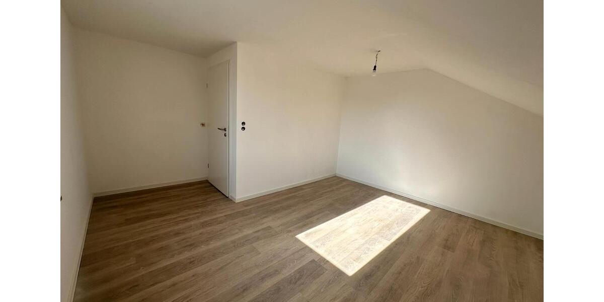 Etagenwohnung Apolda - 3 Zimmer, 79 m&sup2;, 695&euro; | Angebot:26572666