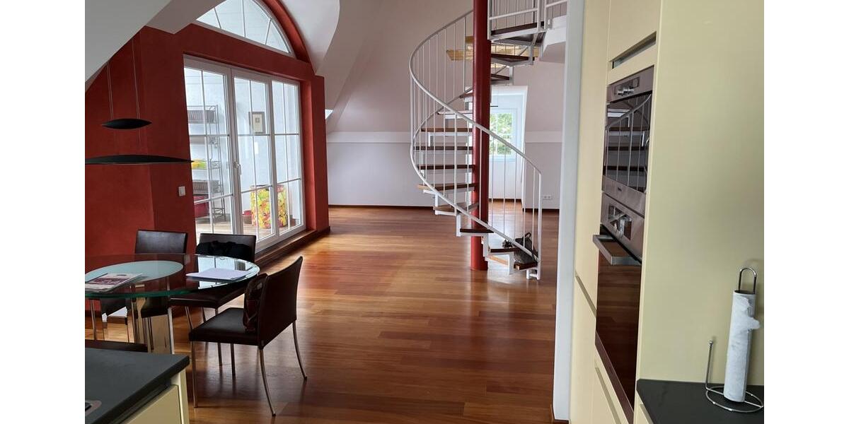 Dachgeschoßwohnung Gröbenzell - 3 Zimmer, 106 m&sup2;, 2.050&euro; | Angebot:25002696