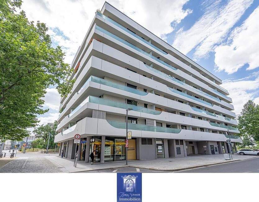 Ihr neuer Lieblingsplatz! Großer Balkon, zwei Bäder, Sauna, EBK, Fußbodenheizung! 4 zimmer