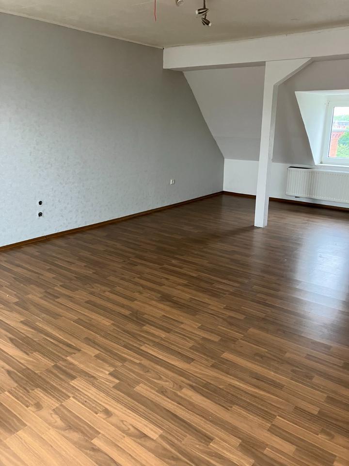 Dachgeschoss Wohnung zu vermieten