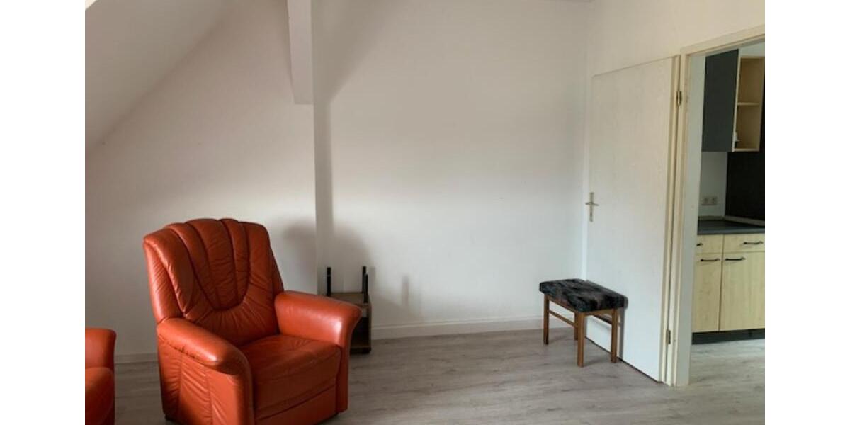 Dachgeschoßwohnung Waldheim - 2 Zimmer, 35 m&sup2;, 245&euro; | Angebot:25805280
