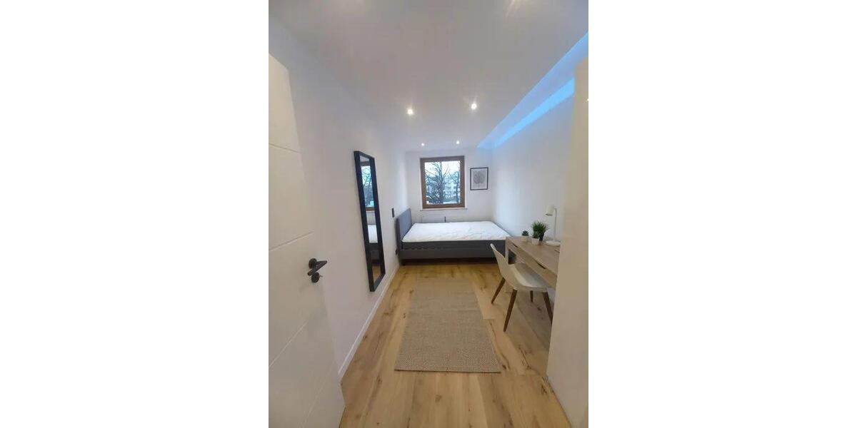 Etagenwohnung München Sendling-Westpark - 5 Zimmer, 13 m&sup2;, 755&euro; | Angebot:26565465