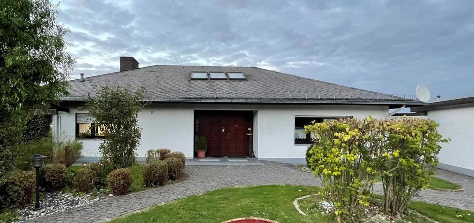 Großzügige 5-Zimmer-Wohnung mit 1.500 m² Garten in Battenberg 5 zimmer