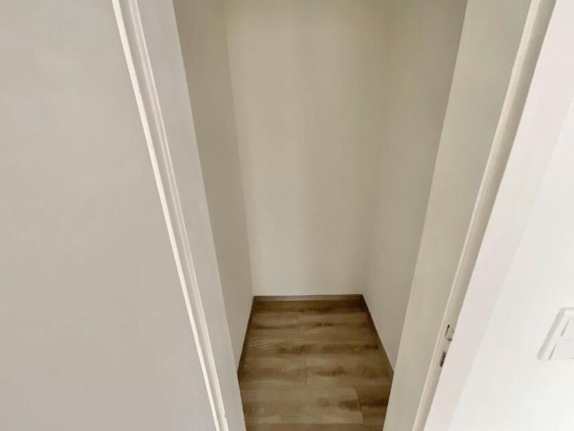 Frisch renovierte 2-Zimmer-Wohnung mit Balkon! zimmer